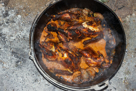 Huhn im Dutch oven.