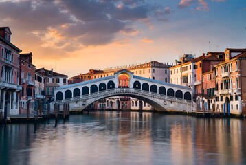 Obraz premium Rialto Bridge at sunset, Venice, Italy, water, architecture, travel