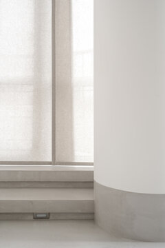 Light apartment in contemporary style with column