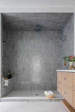Textured Tile Bath