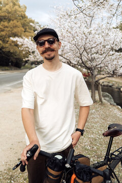 Cycling in Japan when the cherry blossoms are in bloom