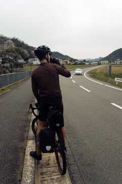 Cycling in Japan when the cherry blossoms are in bloom