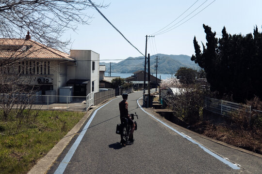 Cycling in Japan when the cherry blossoms are in bloom