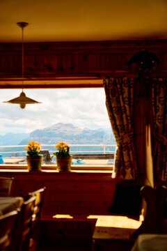 Mountain Lodge interior