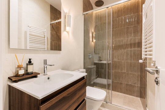 Compact Modern Bathroom