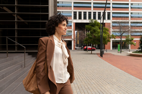 Urban Workday Lifestyle Woman