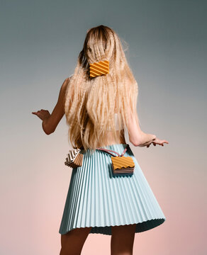 Stylish Pleated Skirt With Colorful Accessories