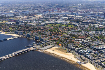 Obraz premium Port Melbourne aerial view of beach, waterfront park and coastal residential area