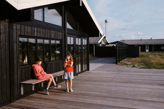 kids eating ice cream in denmark