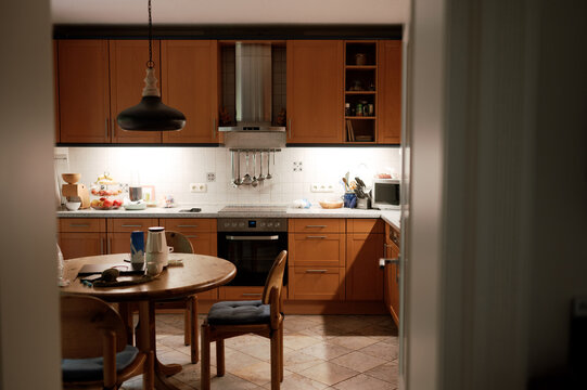 real lived-in kitchen with nobody 