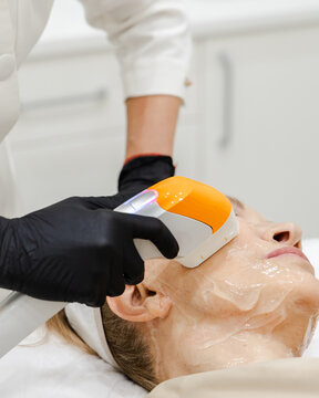 Ultraformer Apparatus Facial Skin Treatment Procedure