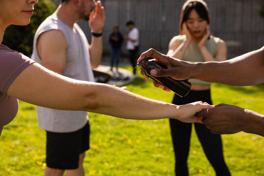 Outdoor workout with friends in Madrid Rio