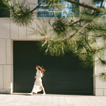 Airy Movement in White Minimalism
