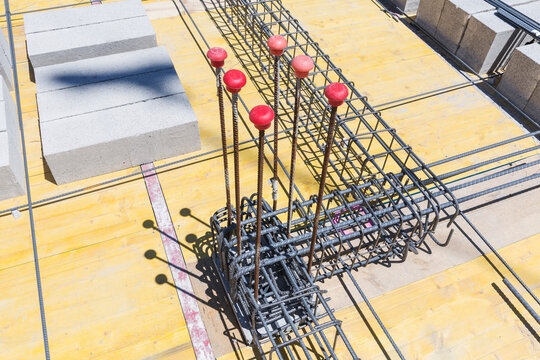 Reinforcing steel elements