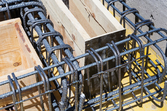 Reinforcing steel elements