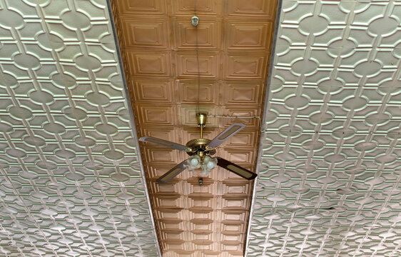 A ceiling fan