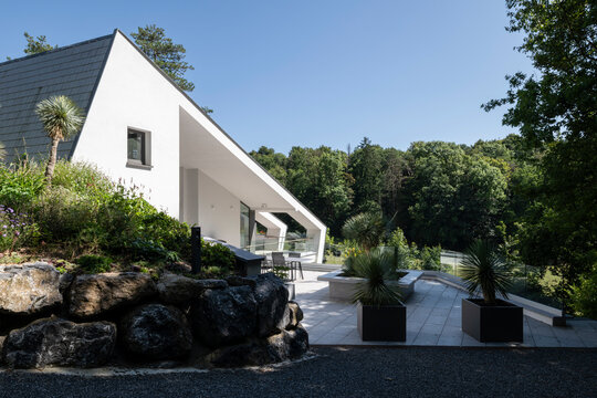 contemporary villa