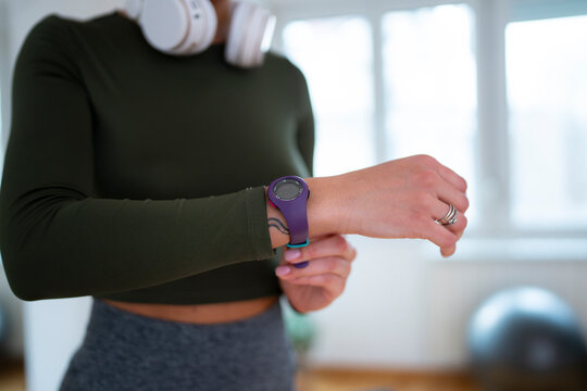 Using a fitness watch indoors