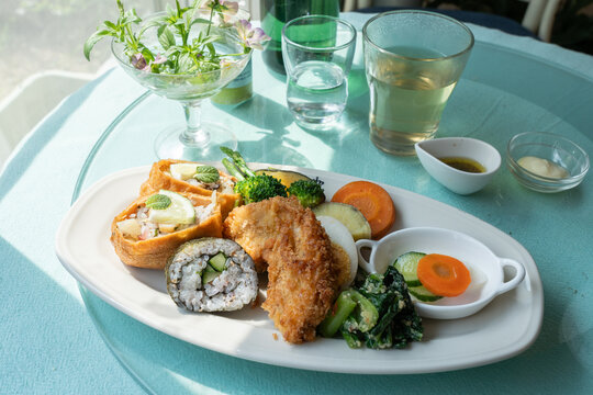 cafe NAVYのヘルシーなランチプレート