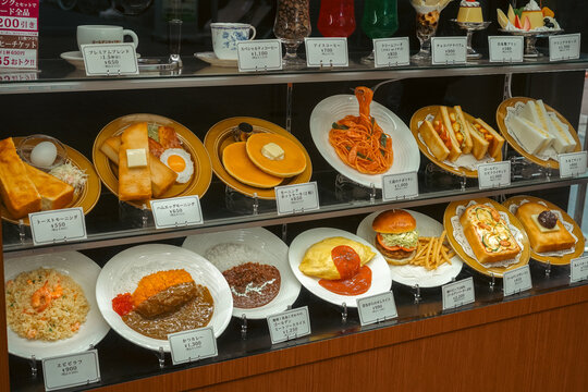 昭和レトロな純喫茶のメニューディスプレイ