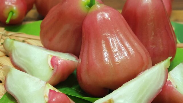 Fresh, ready-to-eat organic rose apples.