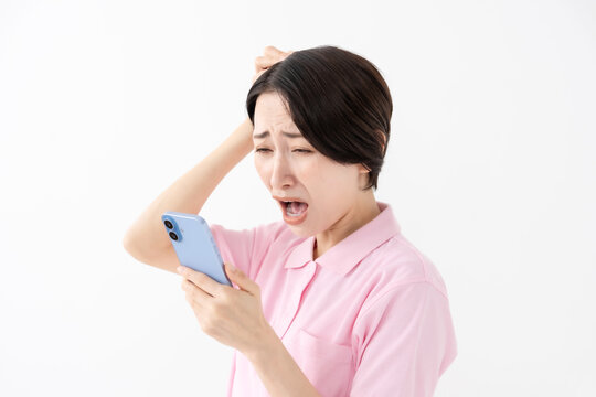 驚く　悩む　女性