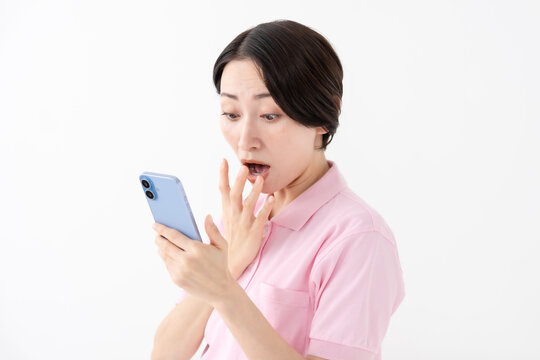 驚く　悩む　女性