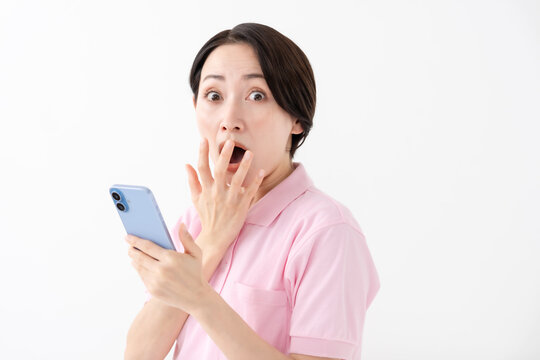 驚く　悩む　女性