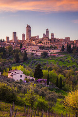 Obraz premium In the historic center of San Gimignano