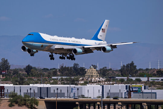 sky harbor airport 4-17-2026 Phoenix, AZ USAAir Force One USAF VC-25A 92-9000 arrival at Phoenix Sky Harbor Intl. Airport.