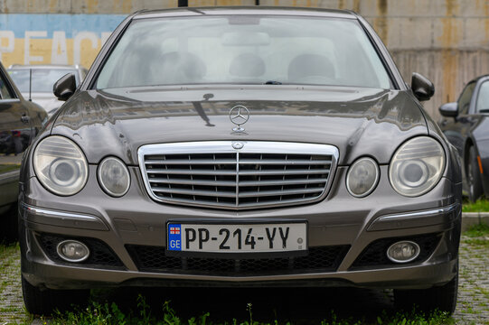 April 18, 2026, Tbilisi, Georgia Mercedes-Benz E-Class W211 Facelift 2006-2009 Executive Sedan