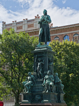  Monument to Emperor Franz I by Pompeo Marchesi, Vienna, Austria 