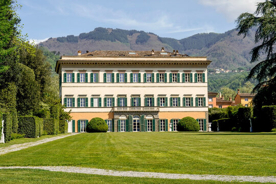 Complesso monumentale di Villa Reale di Marlia composto dalla bella residenza storica dove visse Elisa Baciocchi,sorella di Napoleone e dai lussurreggianti giardini. Lucca, Toscana, Italia