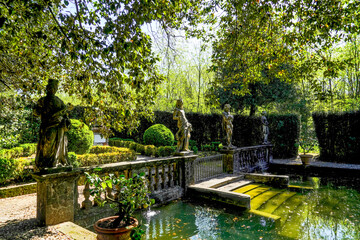 Fototapeta premium Villa Torrigiani si trova nella frazione Camigliano del comune di Capannori. Si tratta di una delle più lussuose e scenografiche della lucchesia e risale alla seconda metà del secolo. Toscana, Italia