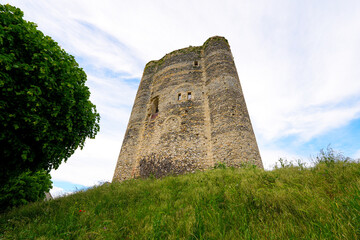 The unique 12th-century medieval tower of Houdan (Houdan Keep) with its four circular turrets in the French department of Yvelines in the Paris Region © Alexandre ROSA
