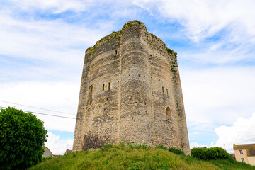 The unique 12th-century medieval tower of Houdan (Houdan Keep) with its four circular turrets in the French department of Yvelines in the Paris Region © Alexandre ROSA