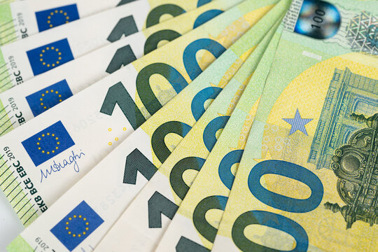 Embedded security on banknotes assures trustworthy savings. Depictions of euro banknotes highlighting security features emphasize reliable savings and financial safeguarding