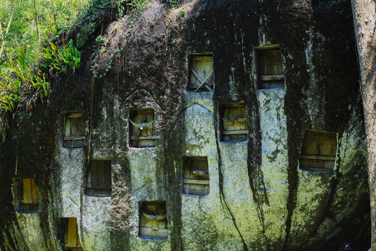 Lemo Rock Grave: Ancient Cliffside Burial Site and Tau-Tau Effigies of Tana Toraja