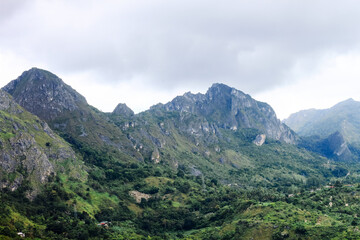 Obraz premium Mount Nona: The Striking Curvaceous Peaks of Enrekang, South Sulawesi