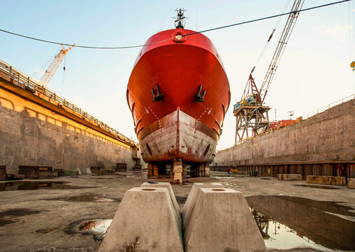 Ship dry dock in Tampa