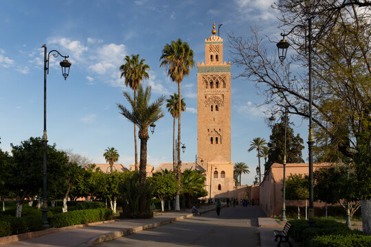 Koutoubia Moschee, Minarett, Marrakesch, Marokko < english> Koutoubia Mosque, Minaret, Marrakech, Morocco