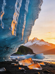 Naklejka premium Majestic Glacier Wall with Crystal Clear Ice Blocks