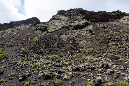 Interior del cr&aacute;ter del Volc&aacute;n de los Cuervos en Lanzarote