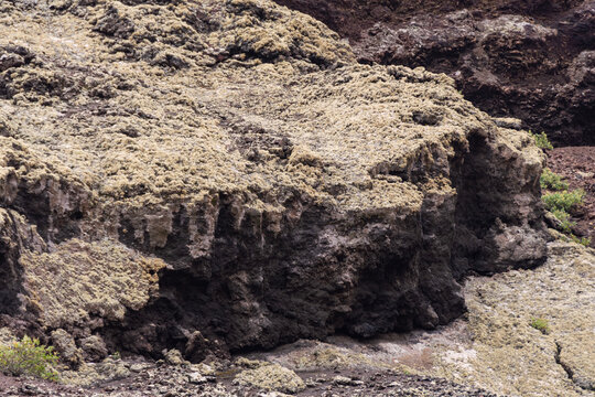 Grieta en formaci&oacute;n geol&oacute;gica de lava, Lanzarote, Timanfaya