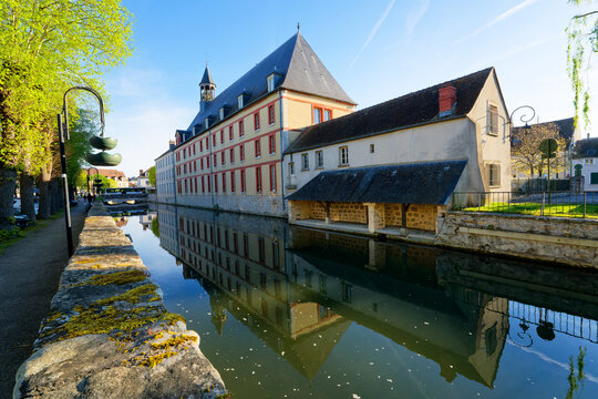 The Loing canal in Nemours city. &Icirc;le-de-France region