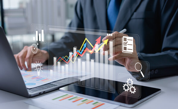 Profit and quality management concept focusing on cost planning, pricing strategy, production efficiency, highlighting savings, operational optimization, achieving high quality business performance.