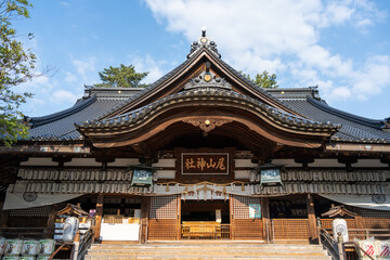 Fototapeta premium Oyama-jinja Shrine in Kanazawa, Japan under a clear sky