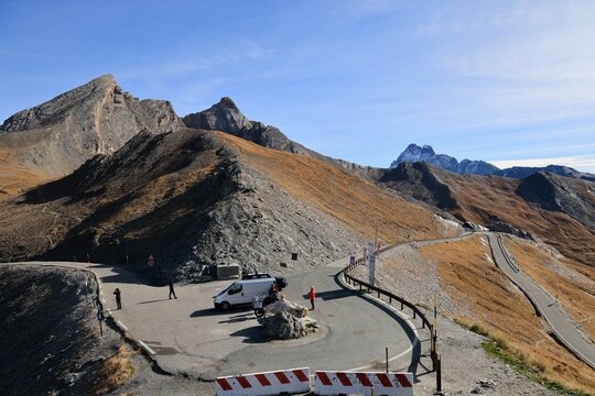 Col Agnel (2744m) en automne. Massif du Queyras - Fronti&egrave;re France / Italie - Hautes-Alpes - Alpes