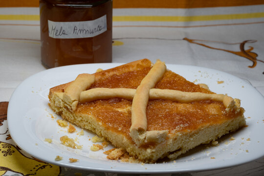 Tart with Annurca apple jam