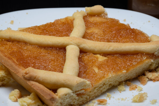 Tart with Annurca apple jam
